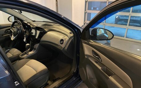 Chevrolet Cruze II, 2010 год, 500 000 рублей, 27 фотография