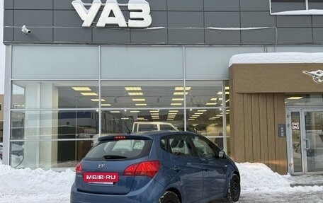 KIA Venga I, 2011 год, 950 000 рублей, 3 фотография