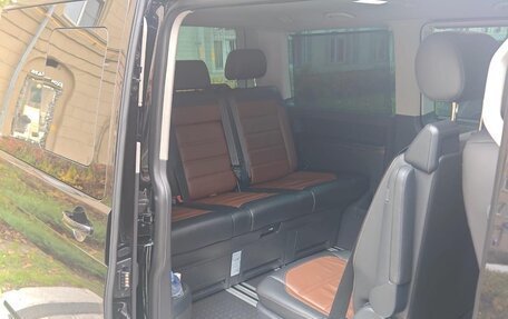 Volkswagen Multivan T6 рестайлинг, 2020 год, 6 000 000 рублей, 5 фотография