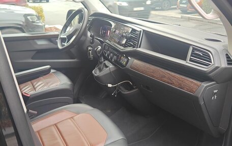 Volkswagen Multivan T6 рестайлинг, 2020 год, 6 000 000 рублей, 8 фотография