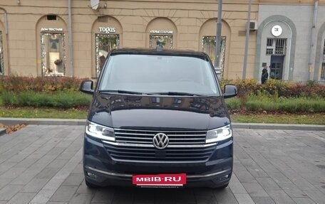 Volkswagen Multivan T6 рестайлинг, 2020 год, 6 000 000 рублей, 3 фотография