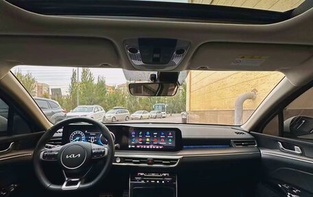 KIA K5, 2022 год, 2 400 000 рублей, 9 фотография