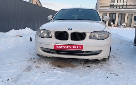 BMW 1 серия, 2011 год, 850 000 рублей, 2 фотография