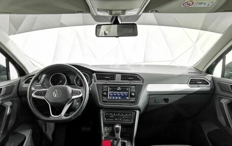 Volkswagen Tiguan II, 2021 год, 2 845 000 рублей, 14 фотография