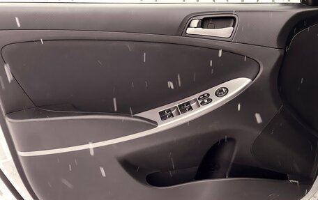 Hyundai Solaris II рестайлинг, 2015 год, 1 099 000 рублей, 15 фотография