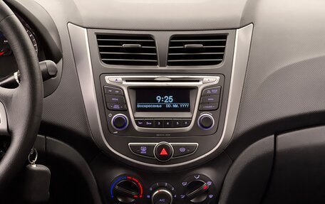 Hyundai Solaris II рестайлинг, 2015 год, 1 099 000 рублей, 21 фотография