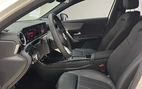 Mercedes-Benz A-Класс, 2023 год, 1 820 666 рублей, 8 фотография