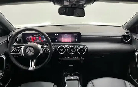 Mercedes-Benz A-Класс, 2023 год, 1 820 666 рублей, 9 фотография