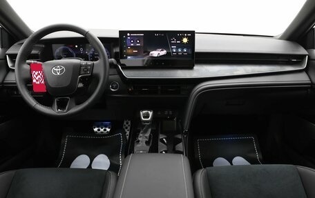 Toyota Camry, 2025 год, 4 490 000 рублей, 8 фотография