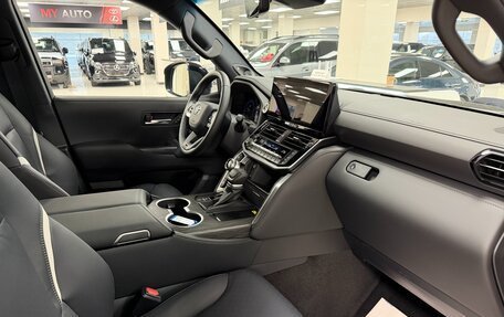 Toyota Land Cruiser, 2025 год, 15 499 000 рублей, 21 фотография