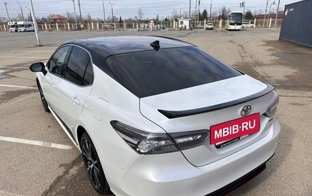 Toyota Camry, 2020 год, 2 800 000 рублей, 2 фотография