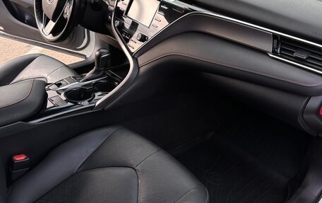 Toyota Camry, 2020 год, 2 800 000 рублей, 6 фотография