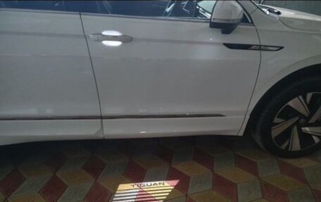 Volkswagen Tiguan II, 2023 год, 4 850 000 рублей, 6 фотография