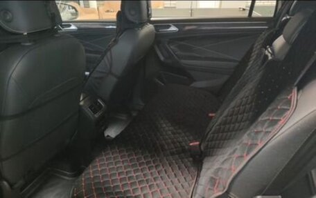 Volkswagen Tiguan II, 2023 год, 4 850 000 рублей, 7 фотография