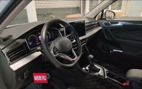 Volkswagen Tiguan II, 2023 год, 4 850 000 рублей, 9 фотография