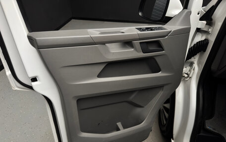 Volkswagen Caravelle T6 рестайлинг, 2020 год, 3 700 000 рублей, 15 фотография