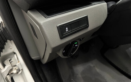 Volkswagen Caravelle T6 рестайлинг, 2020 год, 3 700 000 рублей, 17 фотография