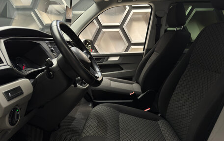 Volkswagen Caravelle T6 рестайлинг, 2020 год, 3 700 000 рублей, 13 фотография