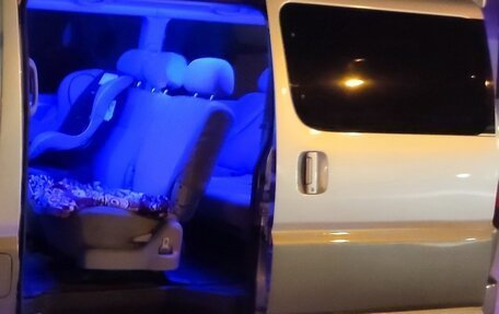 Toyota Regius, 2000 год, 800 000 рублей, 3 фотография