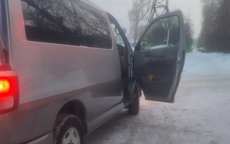 Toyota Regius, 2000 год, 800 000 рублей, 9 фотография