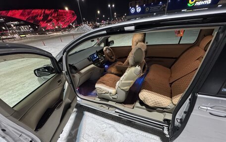 Toyota ISis I, 2013 год, 1 550 000 рублей, 7 фотография