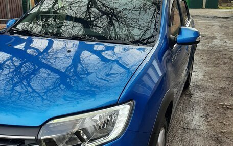 Renault Logan II, 2019 год, 1 430 000 рублей, 2 фотография