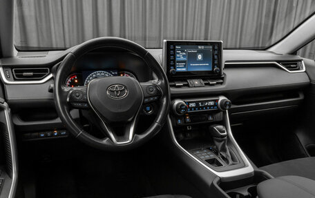 Toyota RAV4, 2021 год, 3 670 000 рублей, 9 фотография