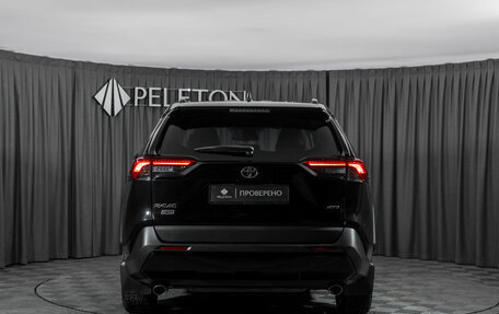 Toyota RAV4, 2021 год, 3 670 000 рублей, 6 фотография