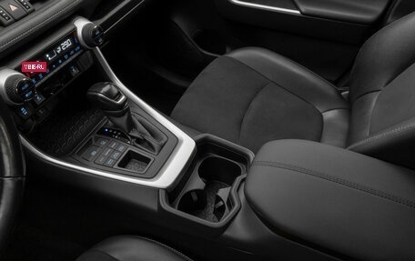 Toyota RAV4, 2021 год, 3 670 000 рублей, 18 фотография