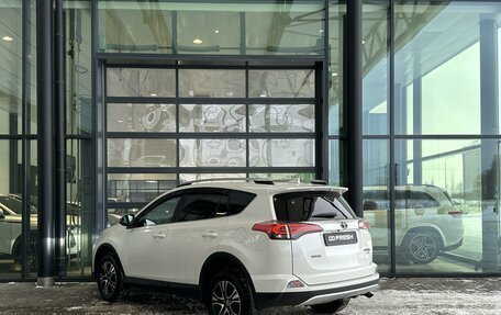 Toyota RAV4, 2017 год, 2 190 000 рублей, 2 фотография