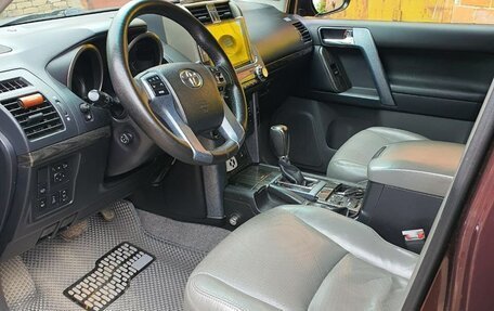 Toyota Land Cruiser Prado 150 рестайлинг 2, 2011 год, 3 200 000 рублей, 7 фотография