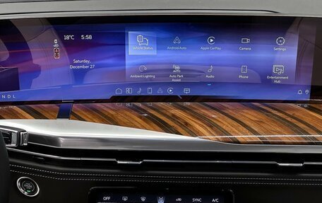 Cadillac Escalade V, 2025 год, 23 000 000 рублей, 25 фотография