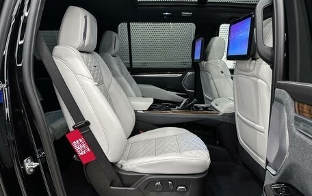 Cadillac Escalade V, 2025 год, 23 000 000 рублей, 30 фотография