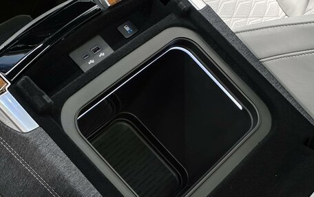 Cadillac Escalade V, 2025 год, 23 000 000 рублей, 37 фотография