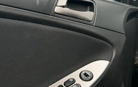 Hyundai Solaris II рестайлинг, 2015 год, 799 000 рублей, 5 фотография