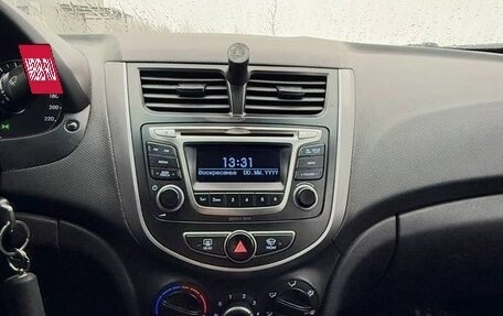 Hyundai Solaris II рестайлинг, 2015 год, 799 000 рублей, 13 фотография