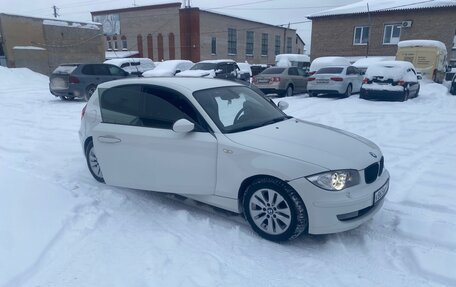 BMW 1 серия, 2007 год, 750 000 рублей, 2 фотография