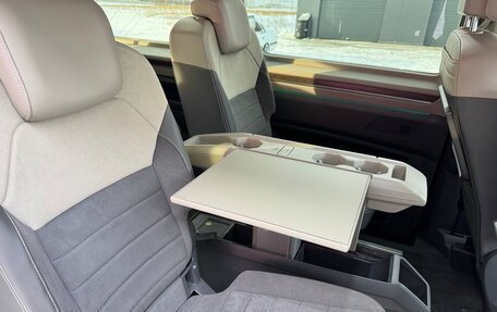 Volkswagen Multivan, 2023 год, 6 700 000 рублей, 11 фотография