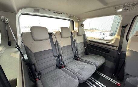 Volkswagen Multivan, 2023 год, 6 700 000 рублей, 9 фотография