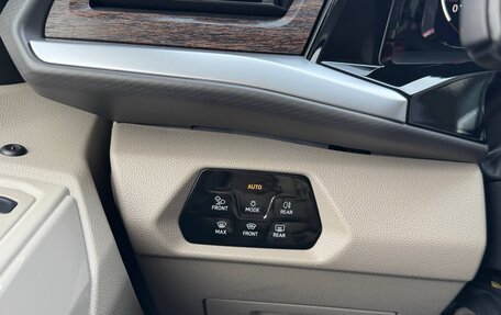 Volkswagen Multivan, 2023 год, 6 700 000 рублей, 21 фотография