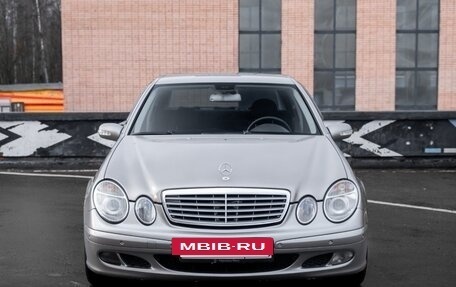 Mercedes-Benz E-Класс, 2004 год, 880 000 рублей, 3 фотография