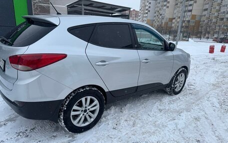 Hyundai ix35 I рестайлинг, 2013 год, 1 200 000 рублей, 10 фотография