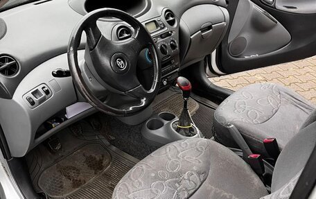 Toyota Yaris I рестайлинг, 1999 год, 320 000 рублей, 3 фотография