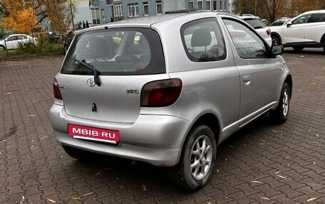 Toyota Yaris I рестайлинг, 1999 год, 320 000 рублей, 2 фотография