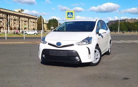 Toyota Prius v (+) I (ZVW40/41) рестайлинг, 2019 год, 2 750 000 рублей, 2 фотография