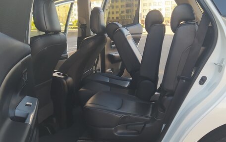 Toyota Prius v (+) I (ZVW40/41) рестайлинг, 2019 год, 2 750 000 рублей, 20 фотография