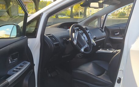 Toyota Prius v (+) I (ZVW40/41) рестайлинг, 2019 год, 2 750 000 рублей, 18 фотография