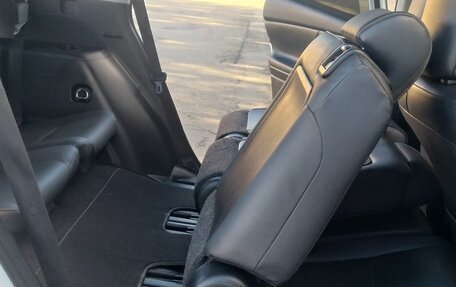 Toyota Prius v (+) I (ZVW40/41) рестайлинг, 2019 год, 2 750 000 рублей, 30 фотография