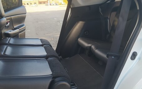 Toyota Prius v (+) I (ZVW40/41) рестайлинг, 2019 год, 2 750 000 рублей, 27 фотография