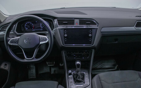 Volkswagen Tiguan II, 2021 год, 3 600 000 рублей, 13 фотография